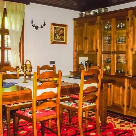Къща За Гости- Шарлопова Villa Bozhentsi