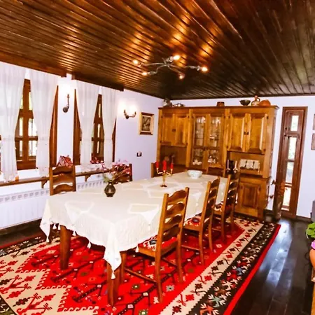 Villa Къща За Гости- Шарлопова *