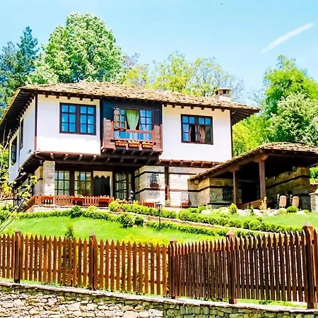 Къща За Гости- Шарлопова Villa *